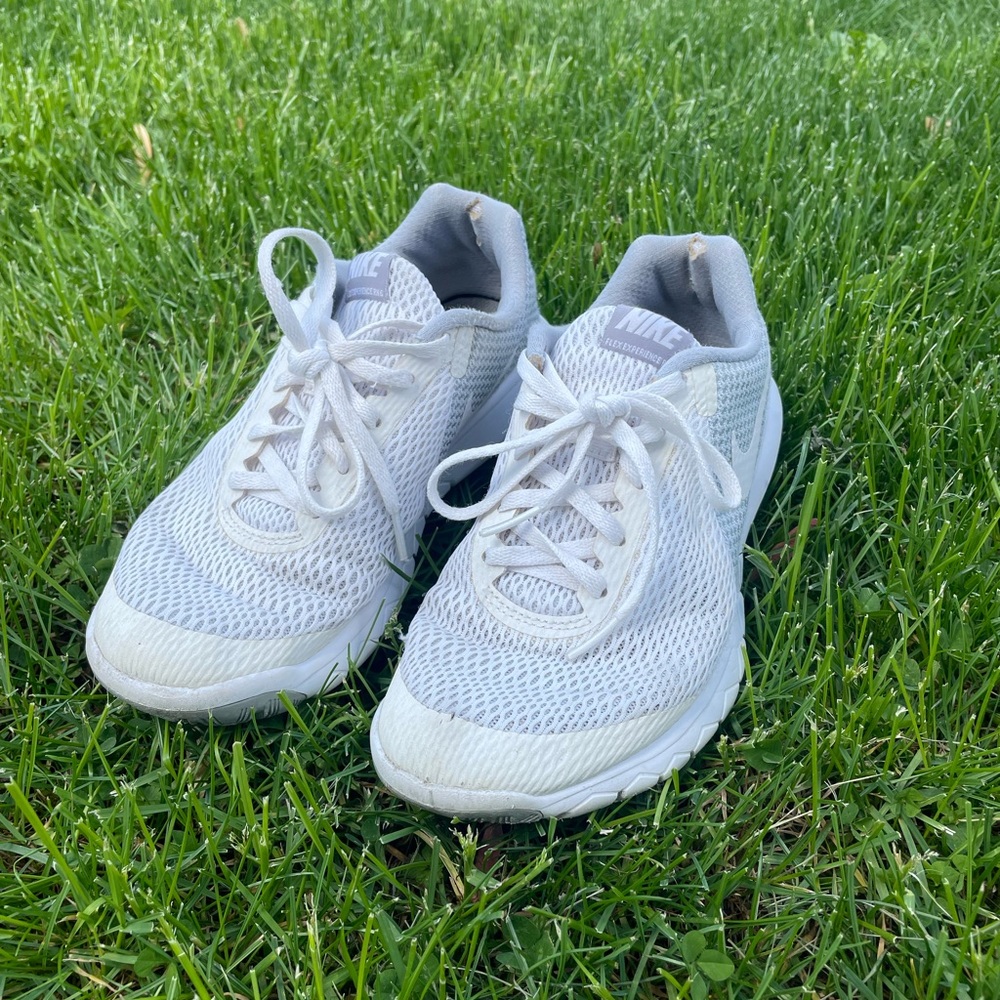 Nike tennis shoes